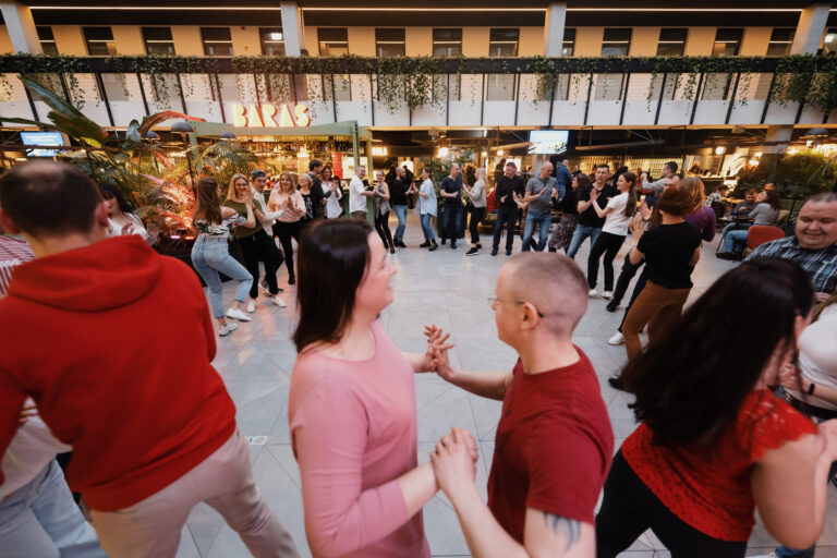 Šokiai porose/salsa rueda