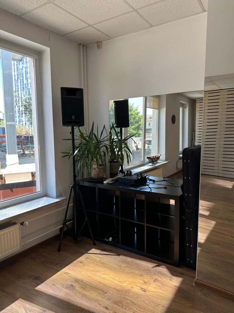 Šokių salės nuoma Konstitucijos pr.