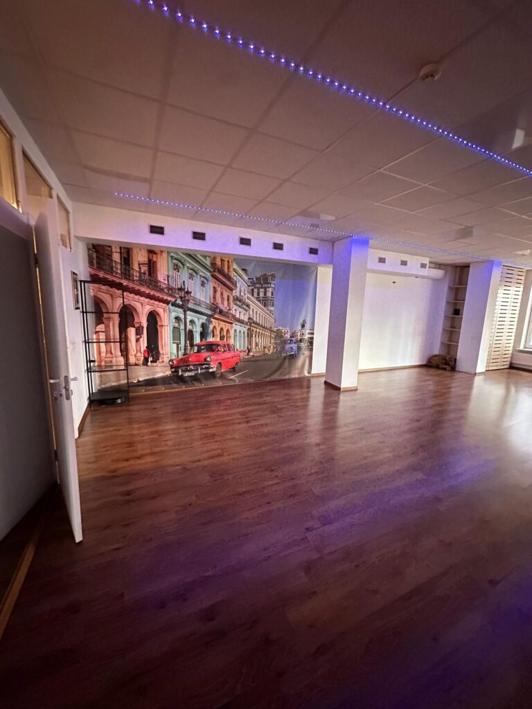 Šokių salės nuoma Konstitucijos pr.