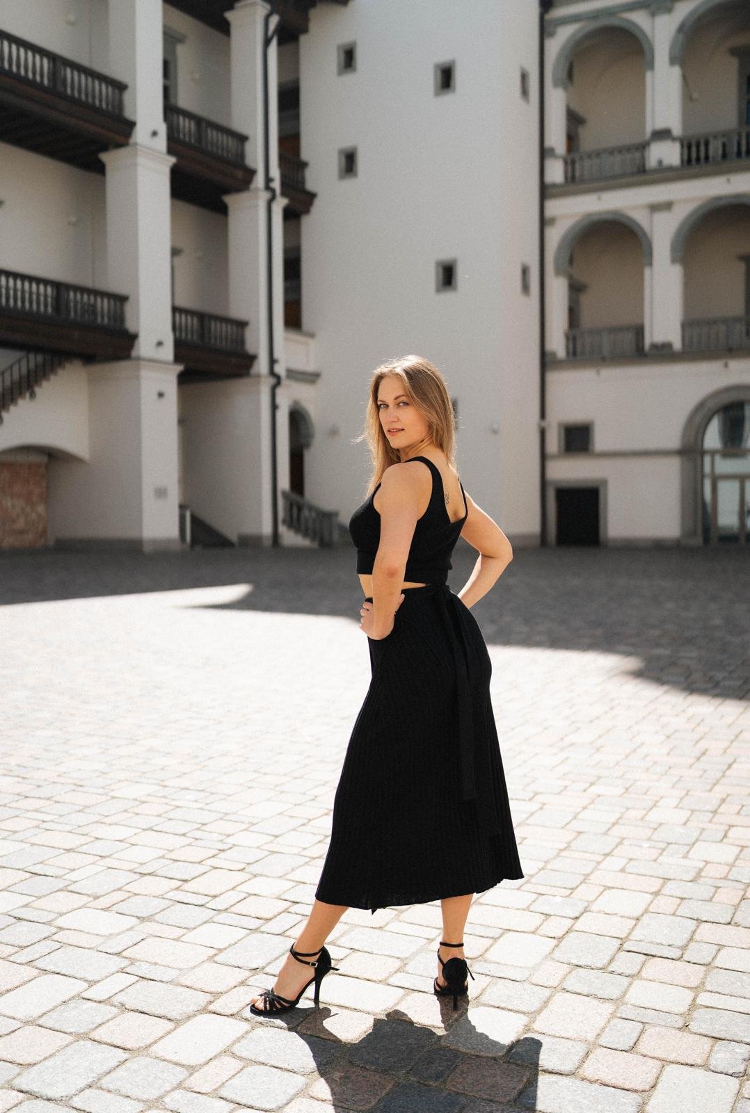 Eglė Valentaitė šokių mokytoja Aventura LT salsa bachata zumba